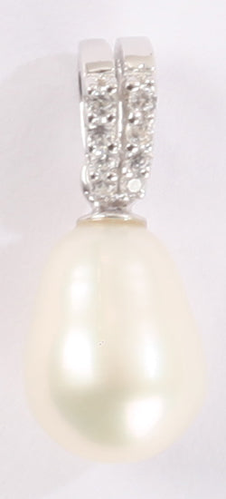 sterling silver freshwater pearl drop pendant